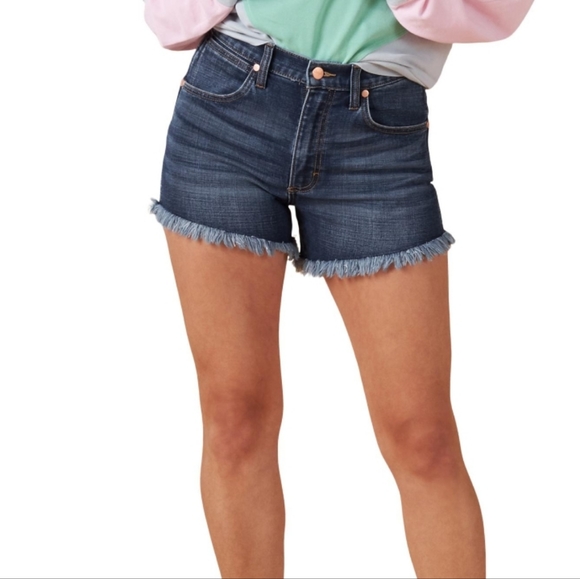 Wrangler High Rise Pisces Shorts #WBCOSPS - Picture 4 of 9